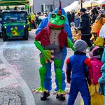 Umzugsteilnehmer regen sich über unflätige Kinder auf