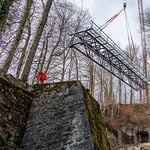 Hier fliegt eine Brücke durch die Luft