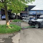 87-jähriger fährt Auto am Alpenquai über Hafenmauer