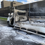 Auto auf A4 bei Rotkreuz ist völlig ausgebrannt