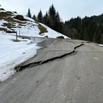 Strasse kaputt – Dieser Pass ist vorerst gesperrt