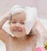 Rotze und Kotze: So wird das Baden mit Baby zum Badespass