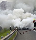 Auto brennt bei Autobahnausfahrt Sursee aus