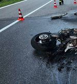 Frontalkollision: Honda und Ducati in Flammen