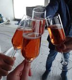 Auf ein Cüpli in der neuen Champagner-Bar in Luzern