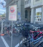 Bahnhofstrasse: Darum stehen Velos auf Auto-Parkplätzen