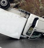 Ebikon: Lieferwagen verunfallt und landet auf dem Dach