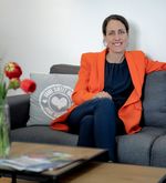 Zugerin lanciert Tinder für die Wohnungssuche