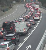 Vor dem Gotthard staut es schon 4 Kilometer