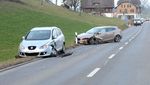 Auto gerät auf Gegenfahrbahn – zwei Verletzte