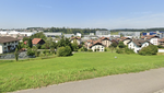 Wiese bei der Mall of Switzerland wird teuer versteigert