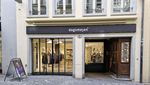Pop-up Pyjamas lösen Parfüm im Schaufenster ab