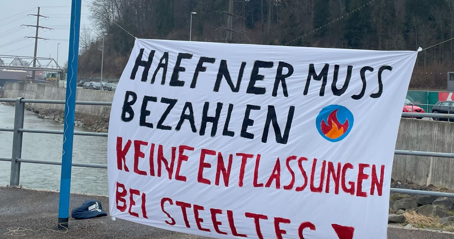 Klimastreik und Gewerkschaften demonstrieren in Emmenbrücke