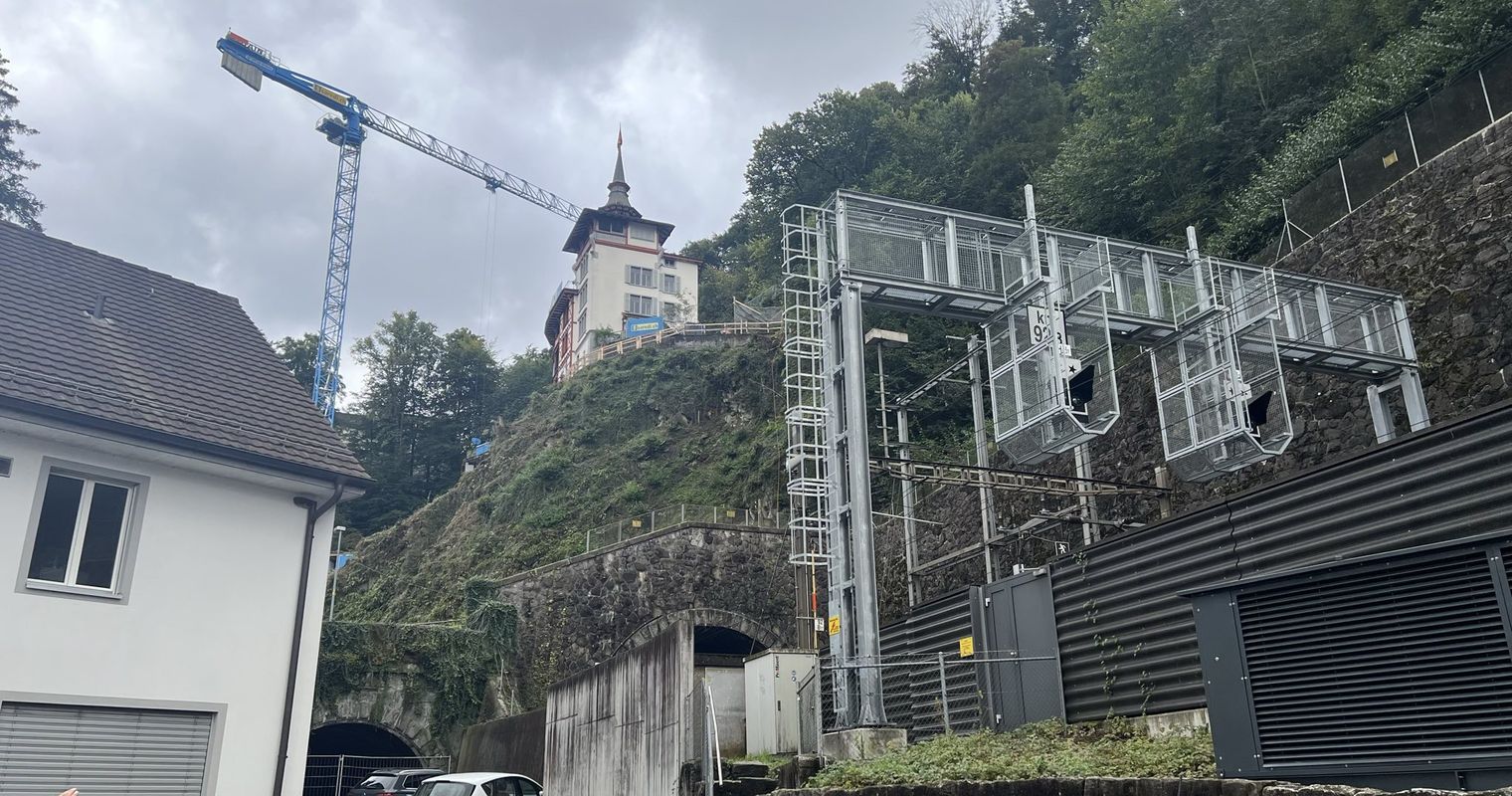 12’000 Tonnen Gestein bedrohen Häuser und SBB-Linie