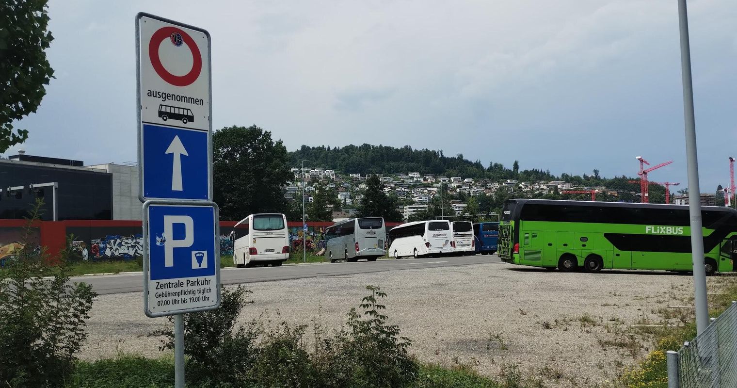 Stadt Luzern hübscht Carparkplatz Rösslimatt auf