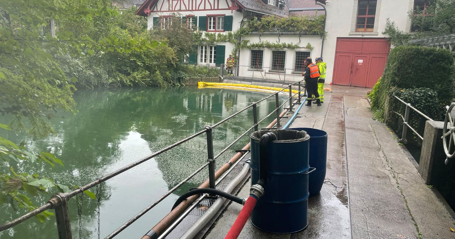 200 Liter Diesel laufen in Cham aus – Lorze verschmutzt