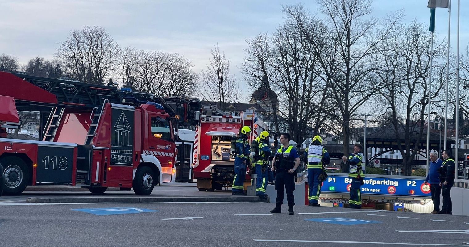 Einsatz der Feuerwehr im Luzerner Bahnhofparking