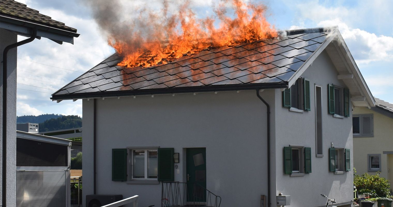 Auto, Gebäude und Haus: In Luzern brannte es dreifach