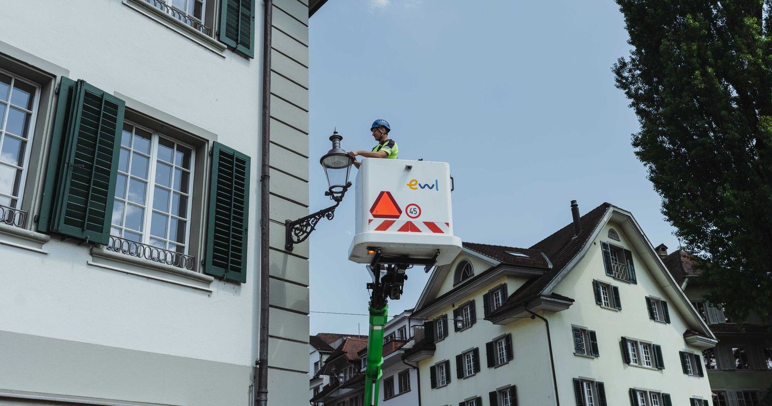 Darum leuchten Laternen in Luzern auch am Tag