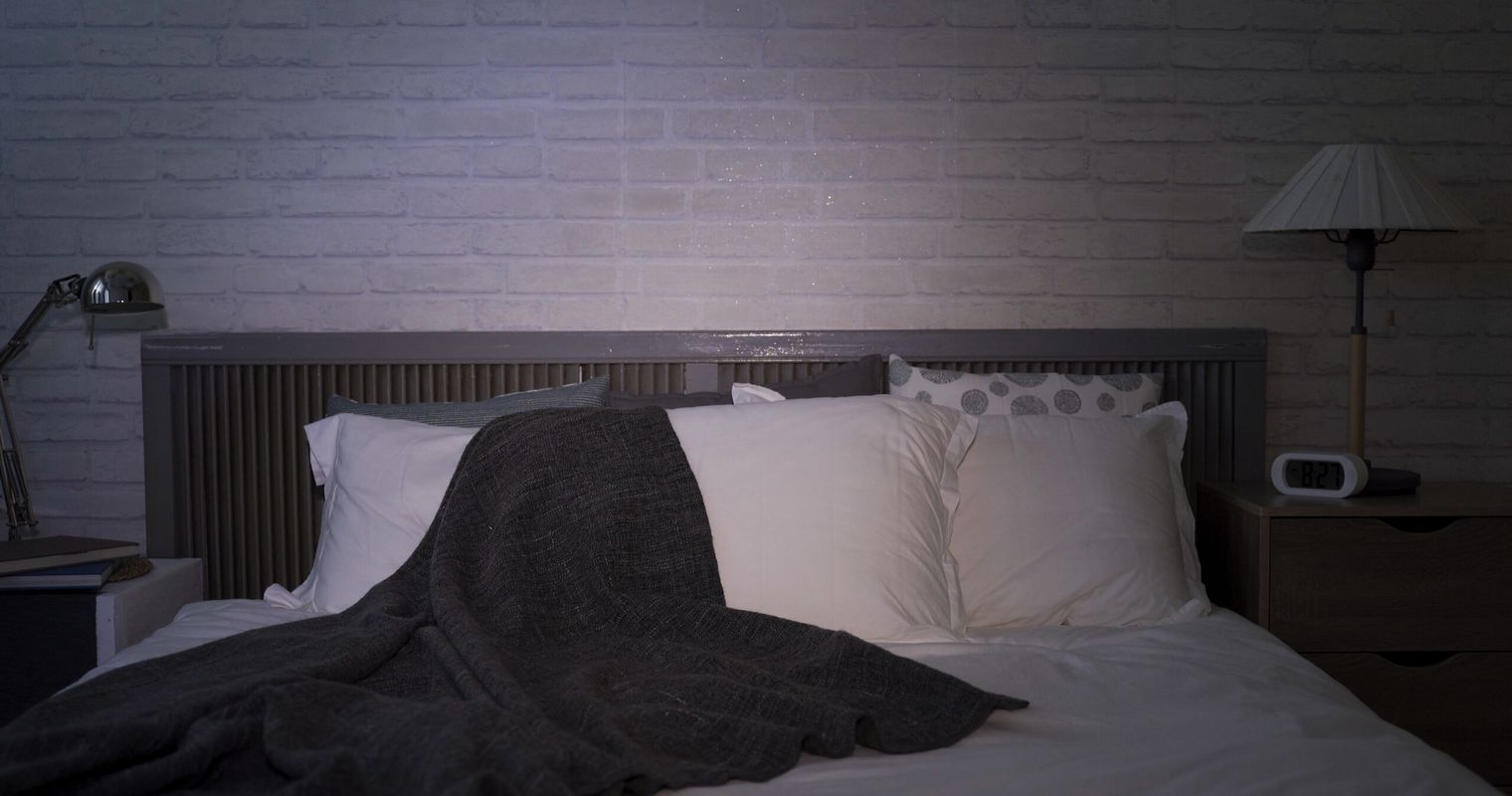 Plötzlich liegt der Stalker in ihrem Bett