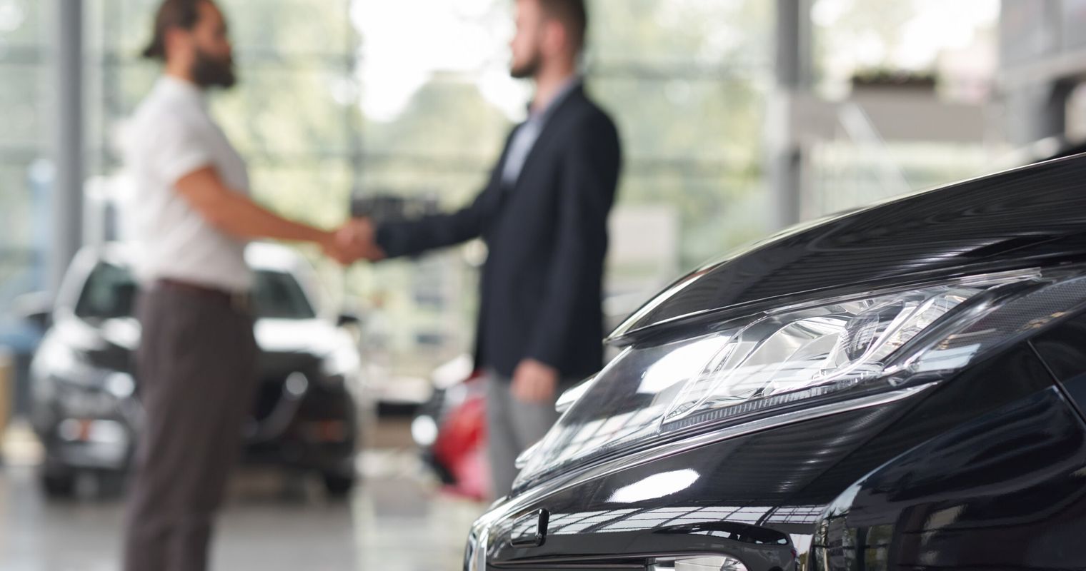 Zuger Angestellter verkaufte Autos und sackte Geld ein