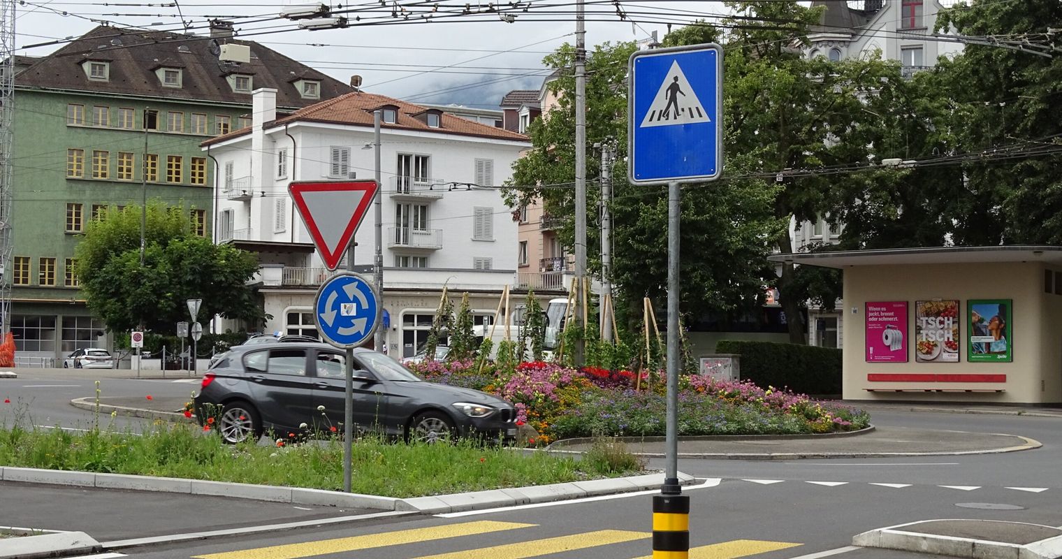 Unfall beim Bundesplatz sorgt für Verkehrschaos in Luzern