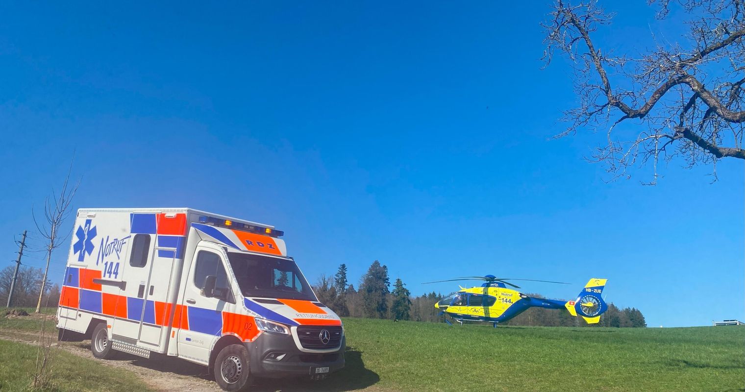 Reiterin stürzt vom Pferd und verletzt sich schwer