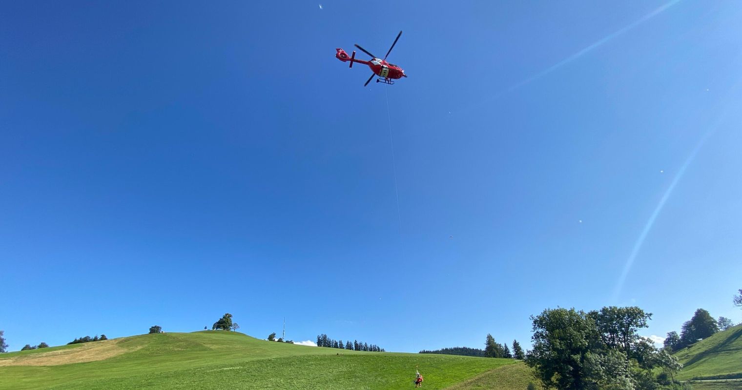 Rentner fliegt mit Gleitschirm vom Zugerberg und stürzt ab