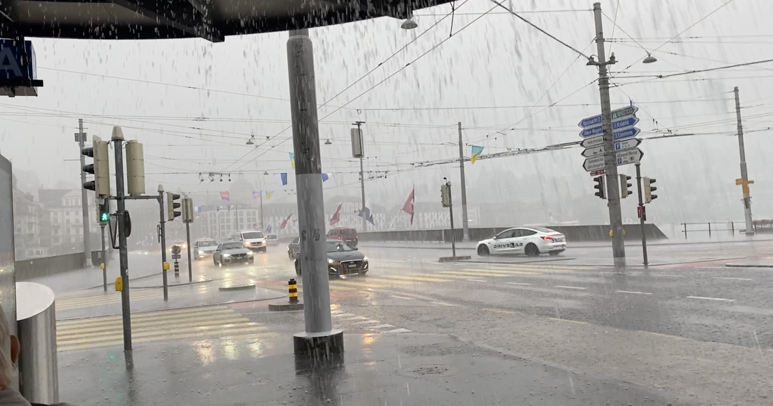 Morgen-Monsun in Luzern sorgt für nasse Füsse