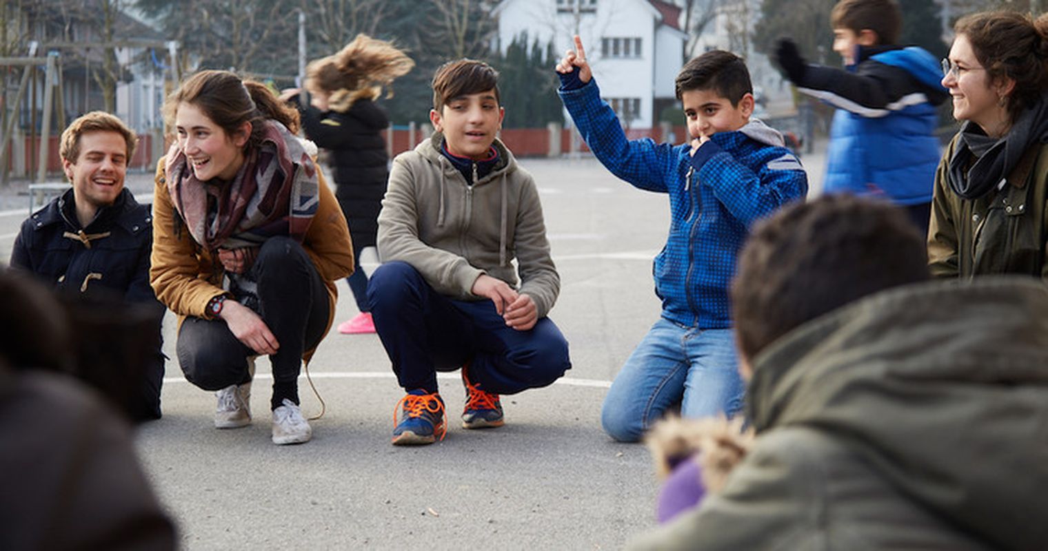 Kinder in Bunker und fehlende Plätze: Zug schlägt Alarm