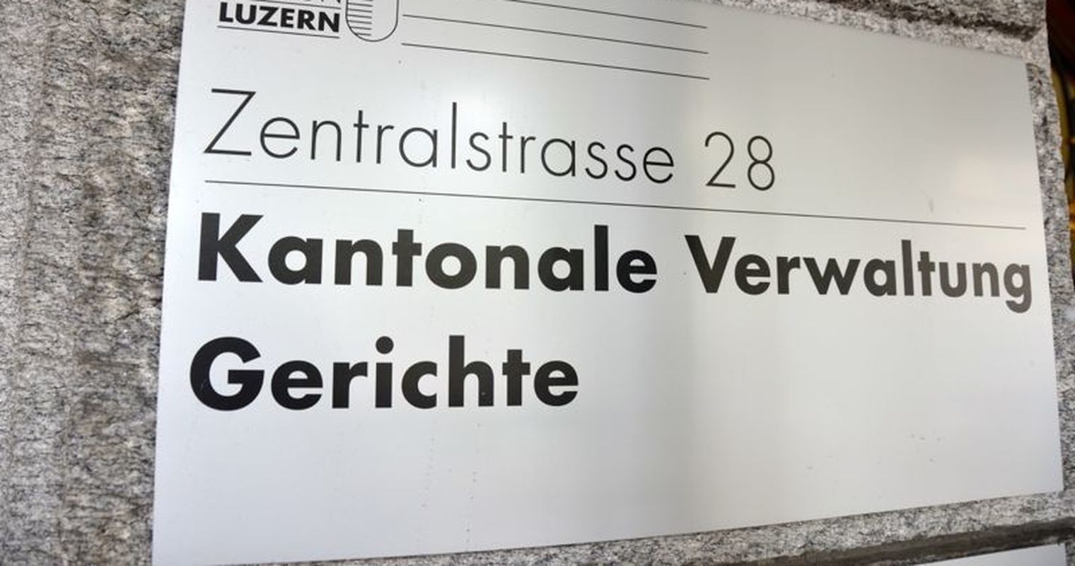 Kanton Luzern muss Kristallnacht-Twitterer entschädigen