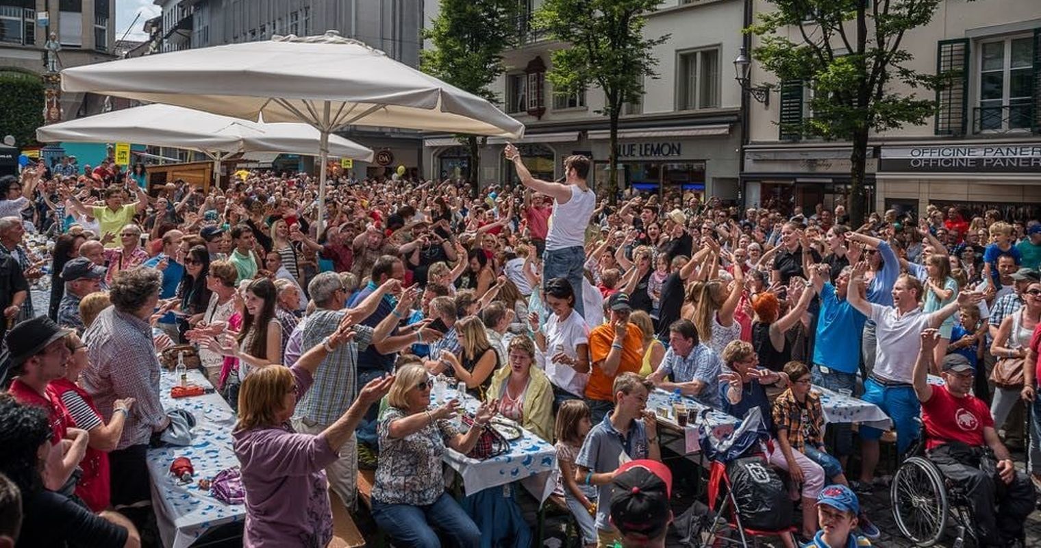 Bluffen in Luzern, demonstrieren in Zürich?