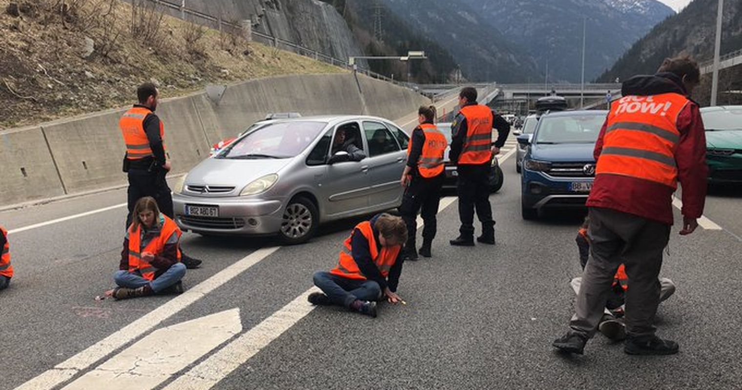 Klimaaktivisten blockieren Gotthard: Beide Richtungen zu