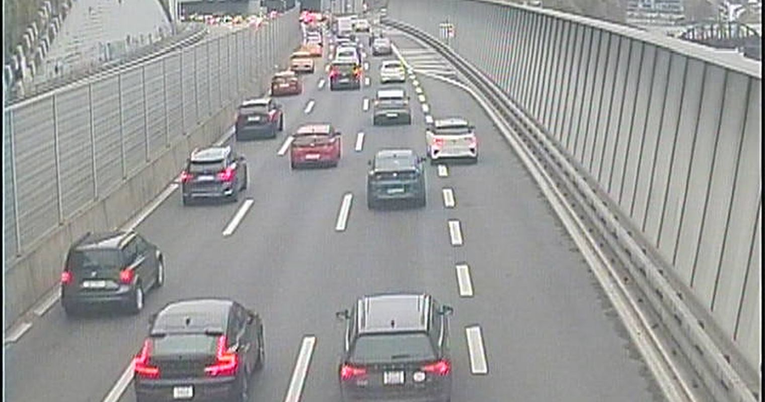 Pannenfahrzeug sorgt für Stau im Sonntagsverkehr