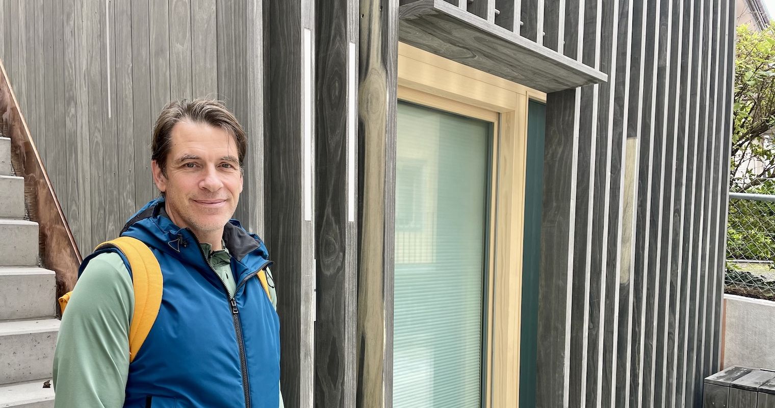 Mitten in Zug steht das wohl kleinste Wohnhaus der Schweiz