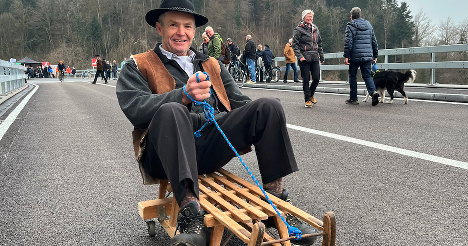 Mit dem Schlitten durchs Ränggloch – ganz ohne Schnee
