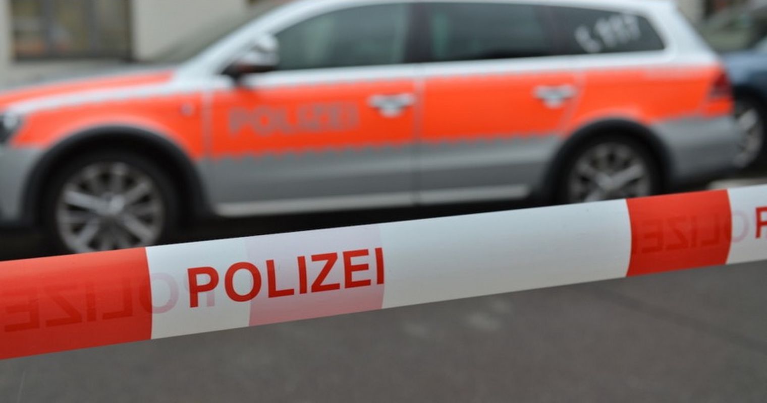 Velofahrer stösst Rentnerin um und haut ab