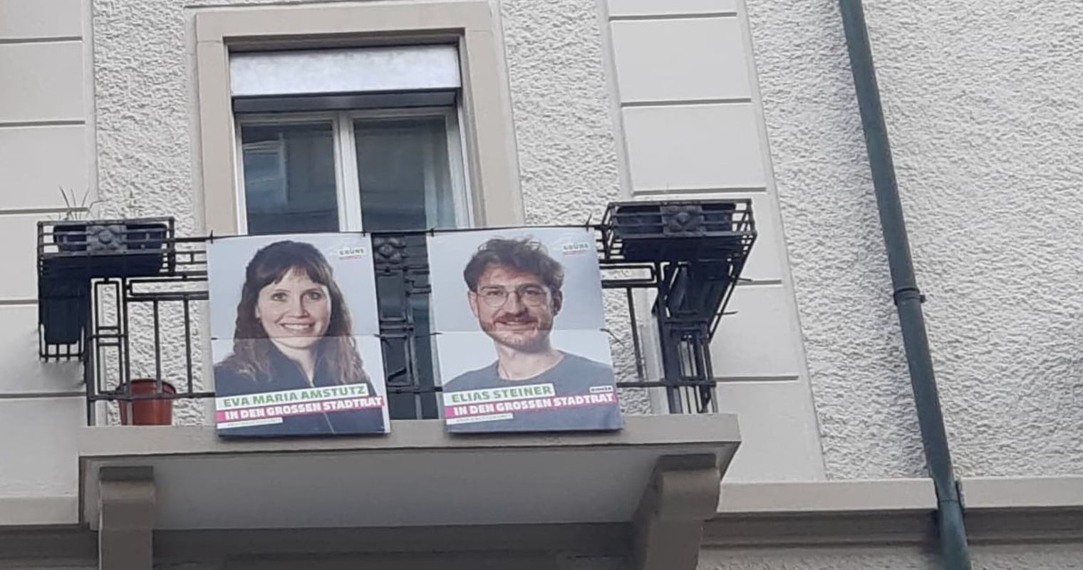 Wahlplakat auf Balkon: Verwaltung droht mit Kündigung