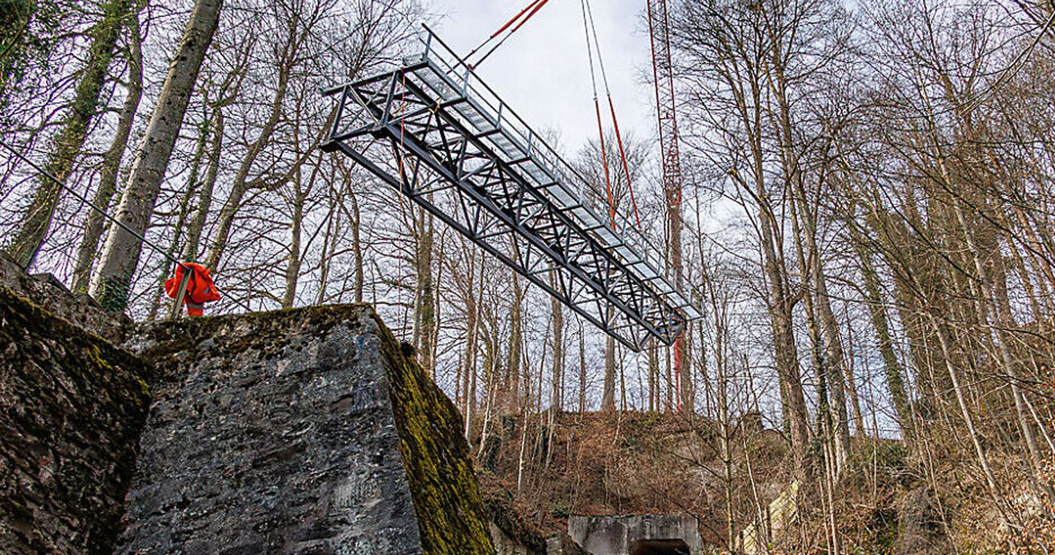 Hier fliegt eine Brücke durch die Luft