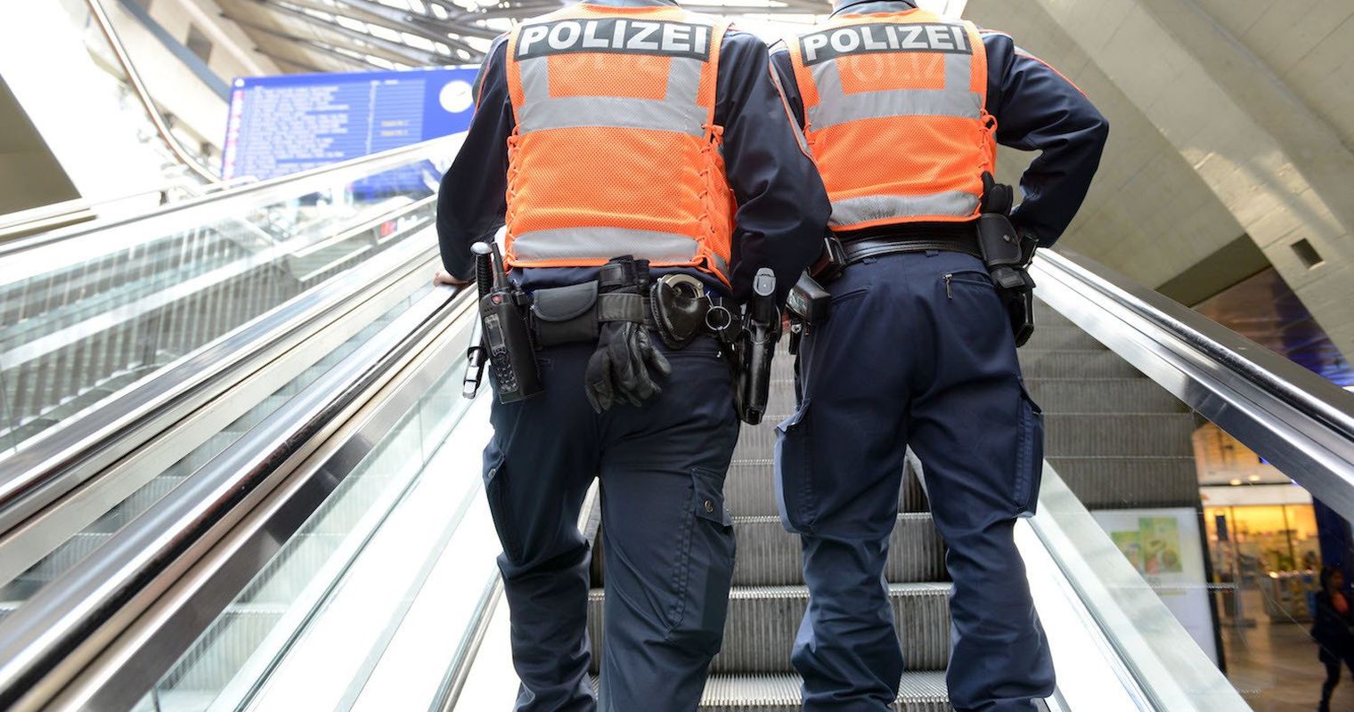 Streit um Polizeiposten: Personalverband übt sich im Eiertanz
