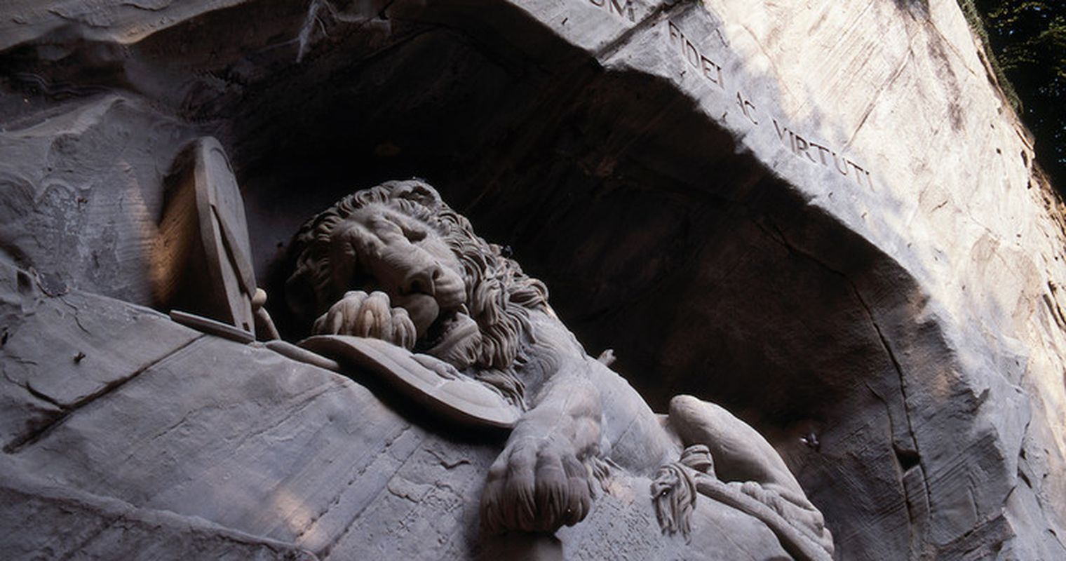 Nein, das Löwendenkmal ist kein trauernder Zürileu
