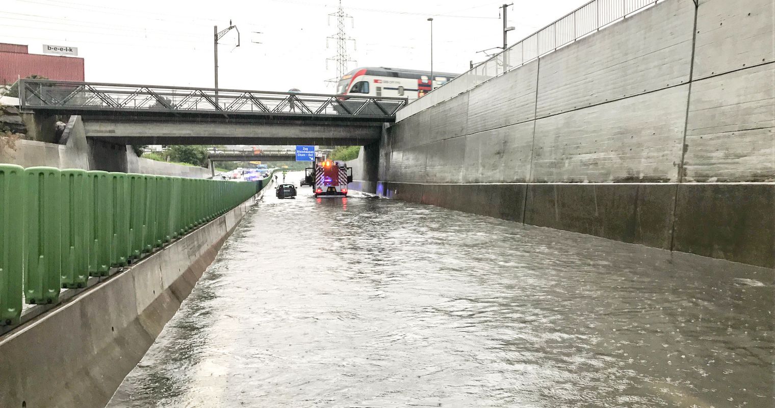 Hochwasser auf der Autobahn? Für Behörden offenbar kein Problem
