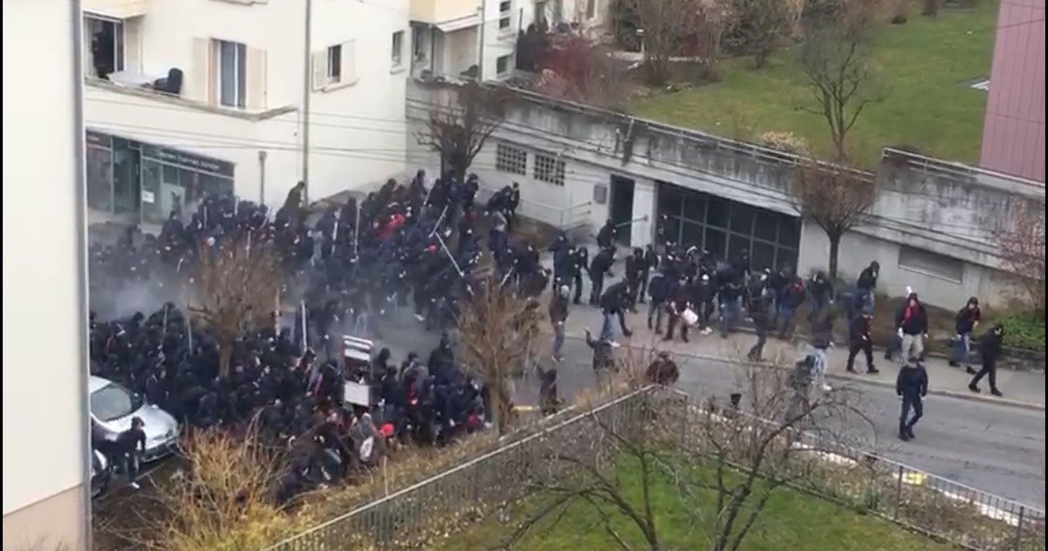 Polizei setzt Wasserwerfer und Gummischrot gegen Basel-Fans ein