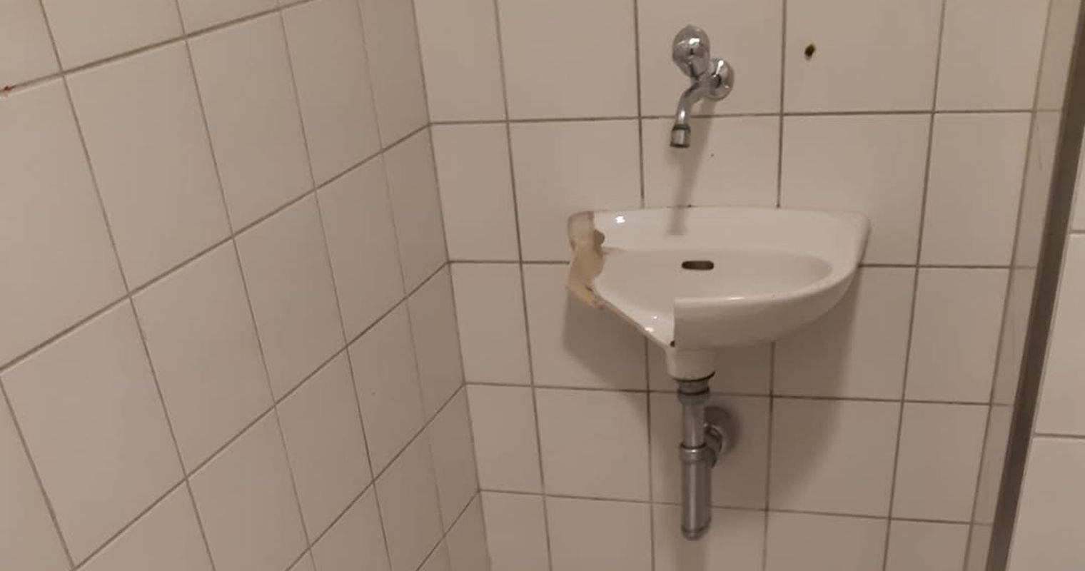 Vandalen demolieren WC-Häuschen in Kriens