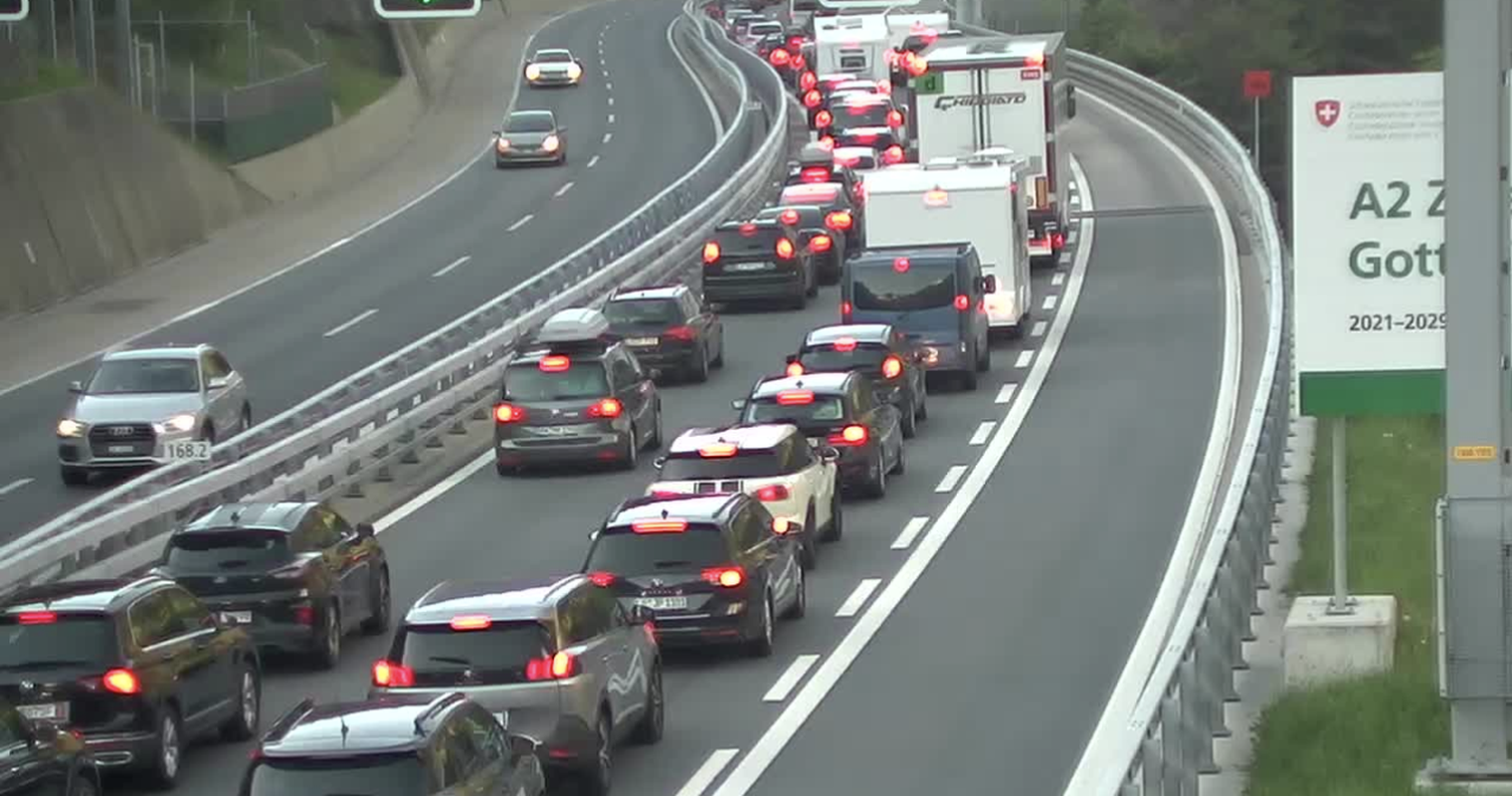 Aktuell 19 Kilometer Stau vor dem Gotthard