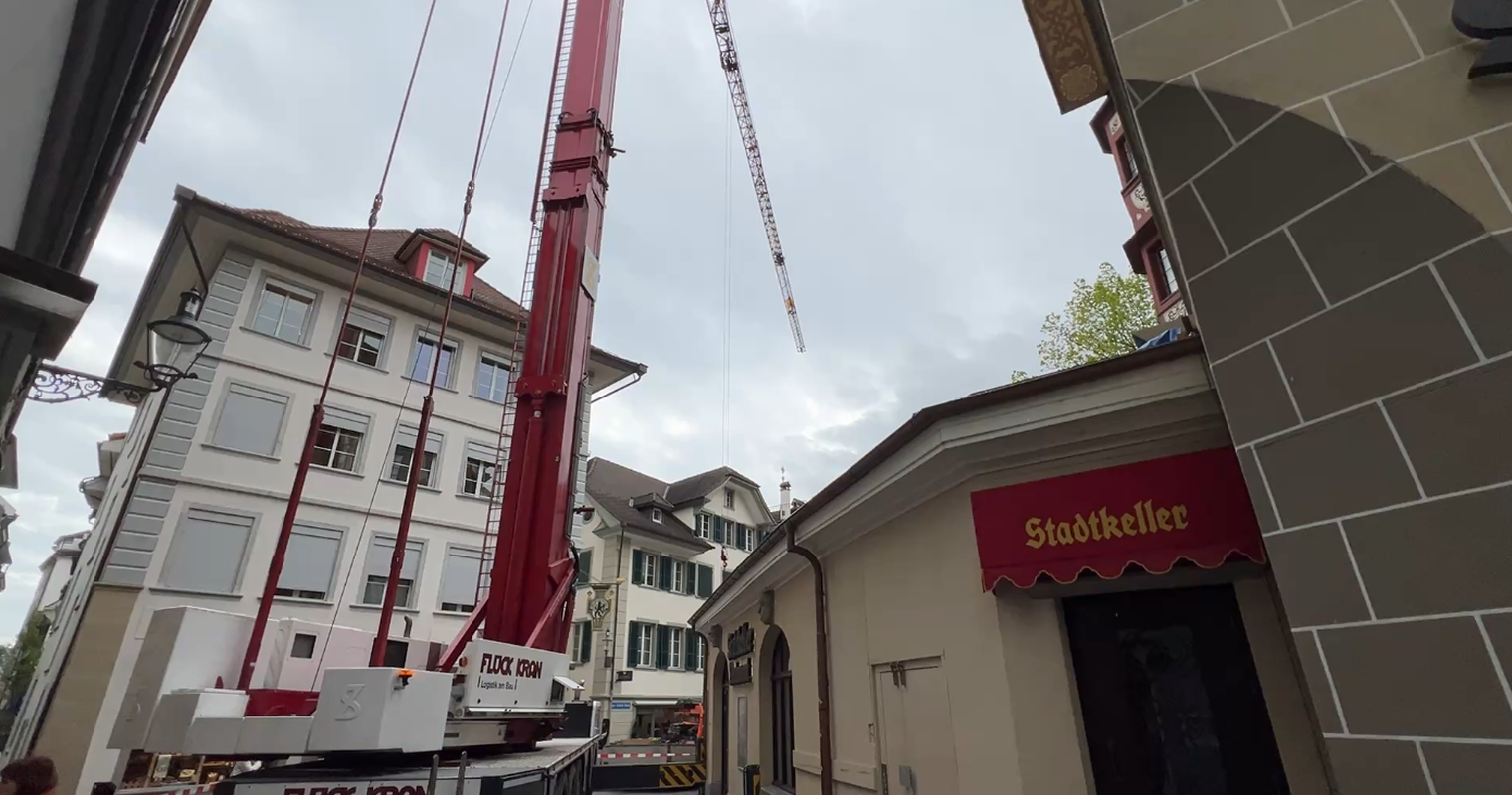 Darum steht ein riesiger Kran  mitten in Luzern