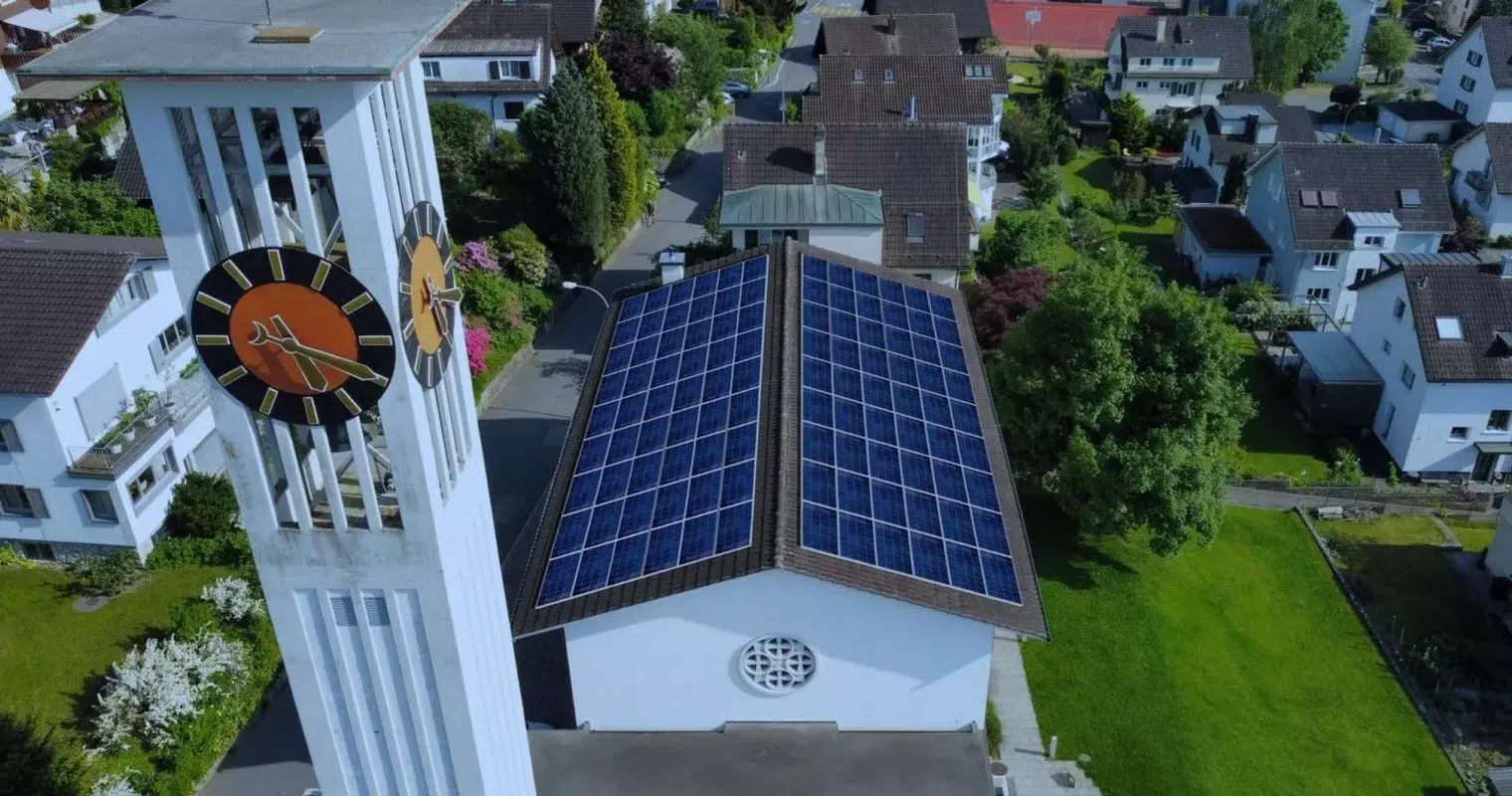 Auf dieses Kirchendach kommt bald eine Solaranlage