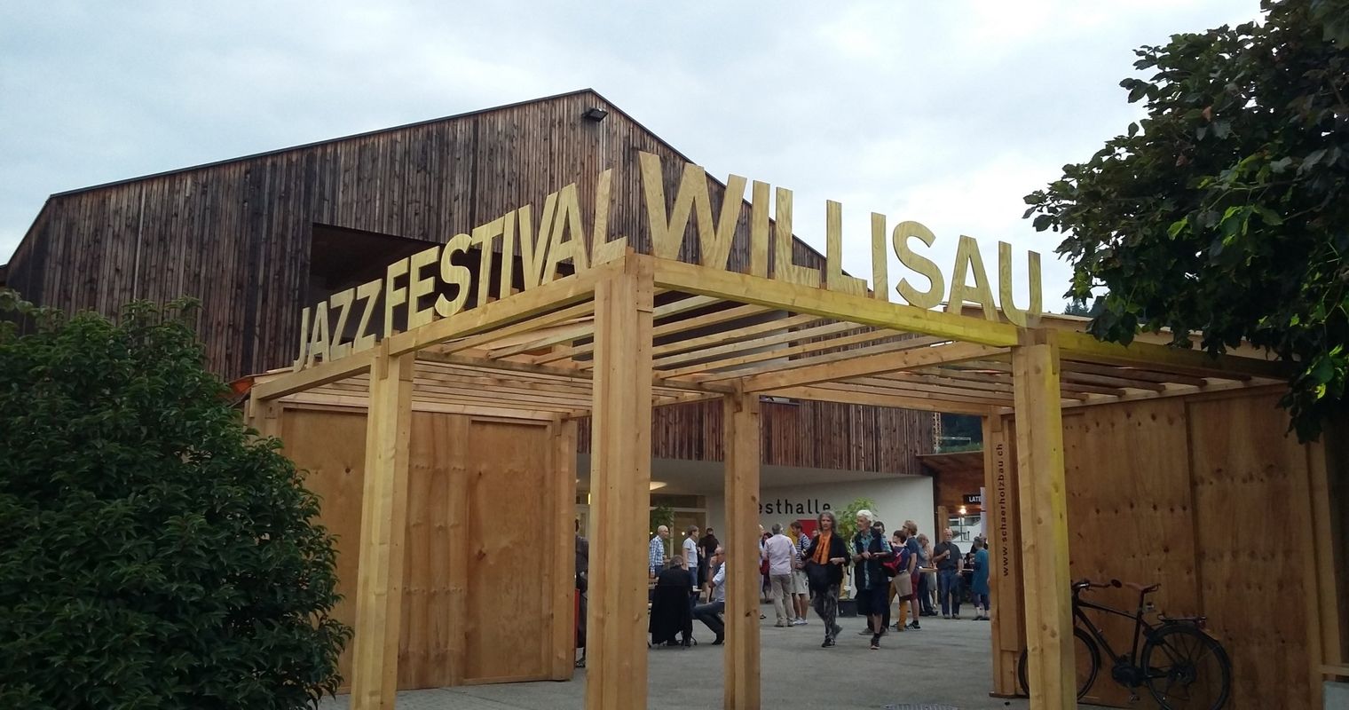 Keine leichte Kost zum Festivalauftakt