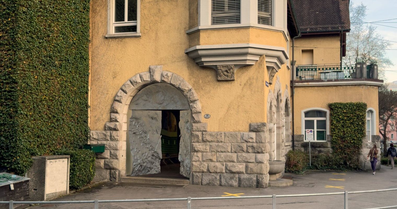 Luzern hübscht Schule Moosmatt mit neuen Toren auf