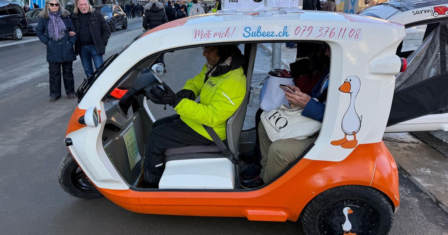 Dieser Zuger kutschiert WEF-Gäste mit einem Tuk-Tuk